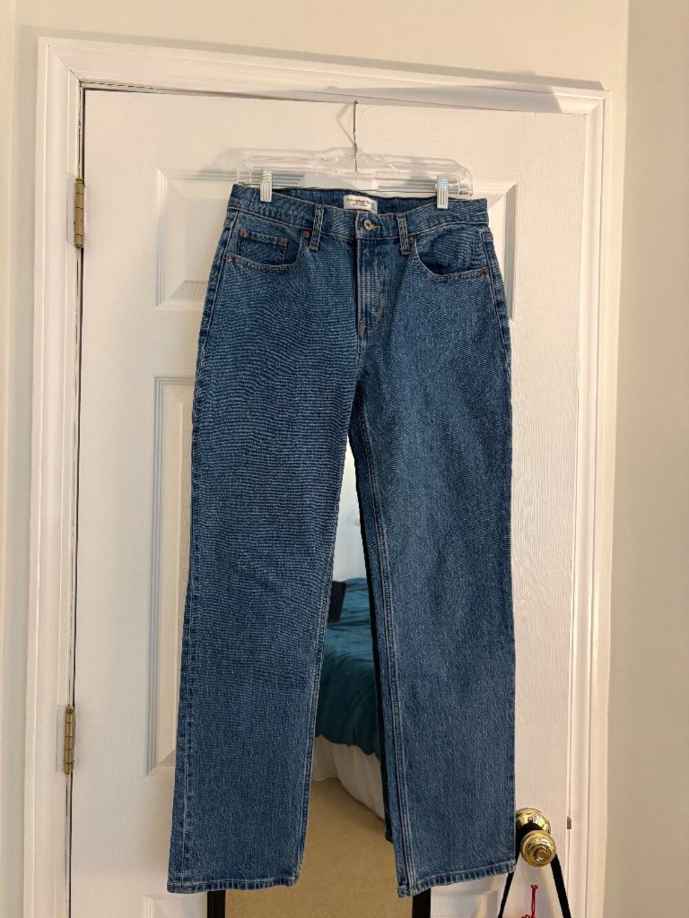 Mid Rise 90s Straight Jeans